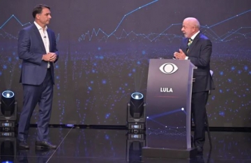 Mendonça diz que Flávio e Lula podem divulgar sigilos