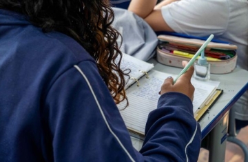 Bets, escala 6x1 e SUS: professores da rede estadual apontam possíveis temas da redação do Enem