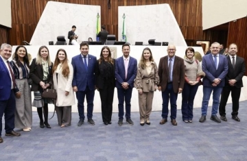Aprovados projetos de Gugu Bueno para proteção de advogadas e suspensão de prazos administrativos no fim de ano